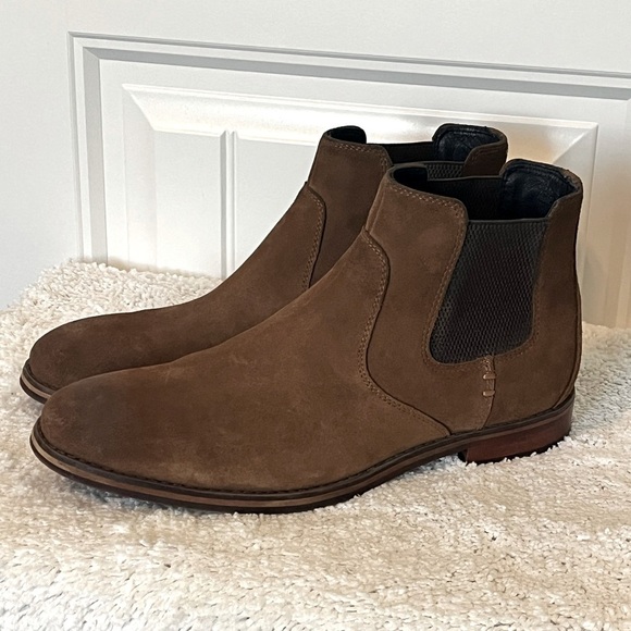 Johnston & Murphy Brown Chelsea Boots Sleek Suede Design - Picture 2 of 8